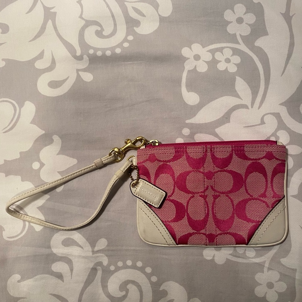 Coach | Vintage Pink Clutch